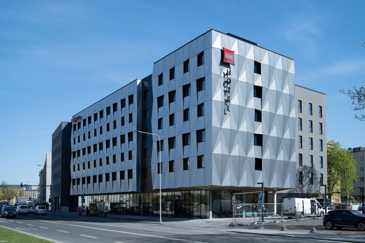 ibis hotel tallinn parking